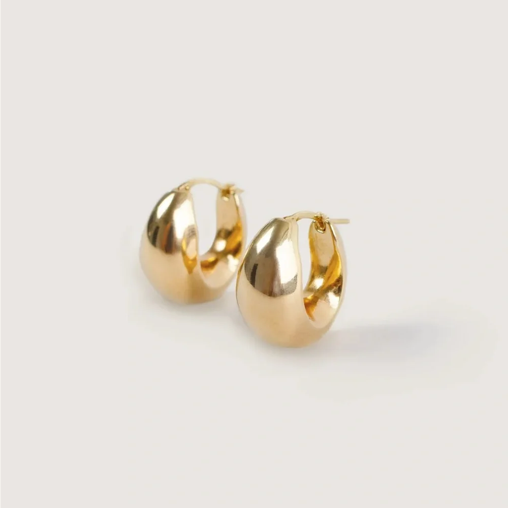 Kinn Studio Bold Teardrop Hoop Earrings (solid 14K gold) - Picture 4 of 6
